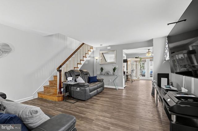 4 OAKLEY RD, Upper Darby, PA 19082