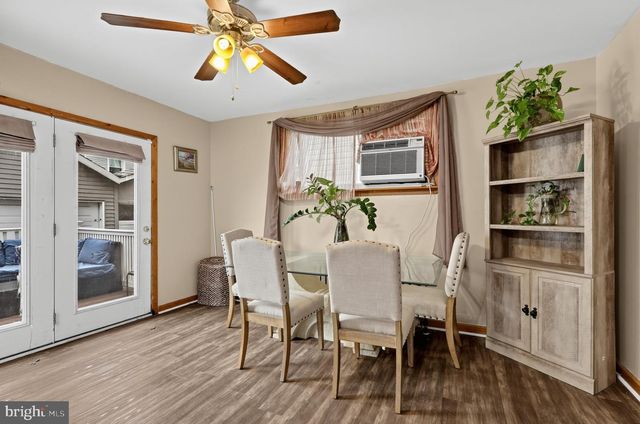 4 OAKLEY RD, Upper Darby, PA 19082