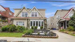 4 OAKLEY RD, Upper Darby, PA 19082