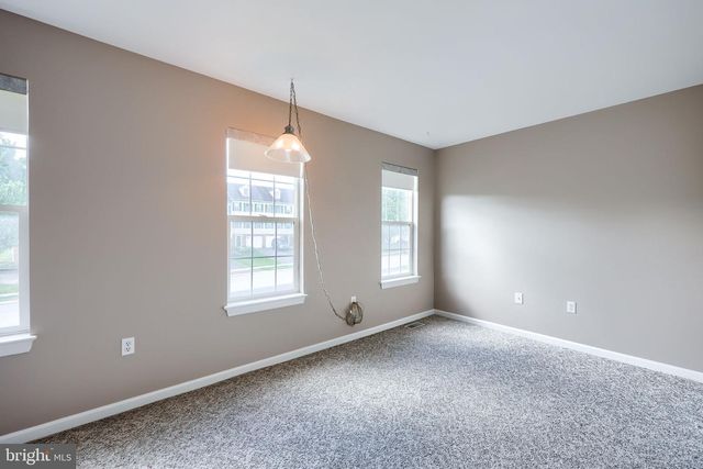 2833 WOODMONT DR, York, PA 17404