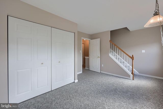 2833 WOODMONT DR, York, PA 17404