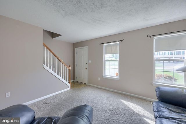 2833 WOODMONT DR, York, PA 17404