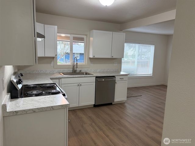 809 8th Street NE, Auburn, WA 98002