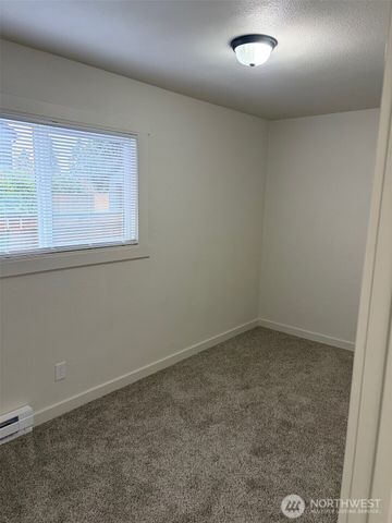 809 8th Street NE, Auburn, WA 98002