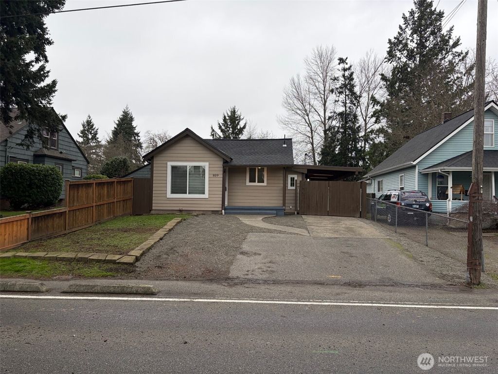 809 8th Street NE, Auburn, WA 98002
