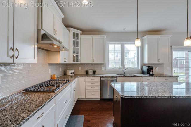 51011 Rockingham Drive, Canton Charter Township, MI 48188