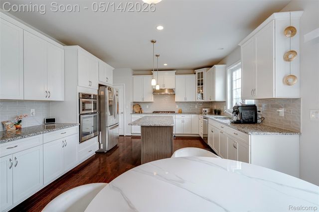 51011 Rockingham Drive, Canton Charter Township, MI 48188