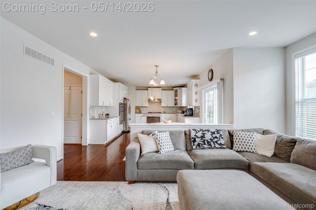 51011 Rockingham Drive, Canton Charter Township, MI 48188
