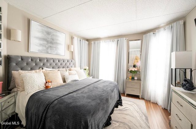 211 N 4th Avenue, Mechanicville, NY 12118