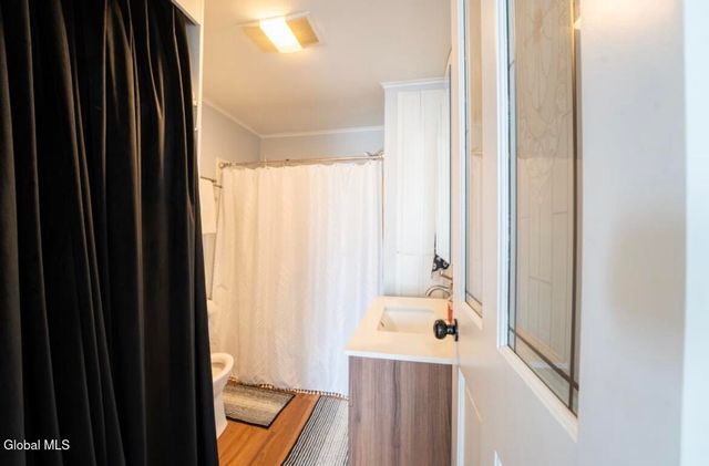 211 N 4th Avenue, Mechanicville, NY 12118