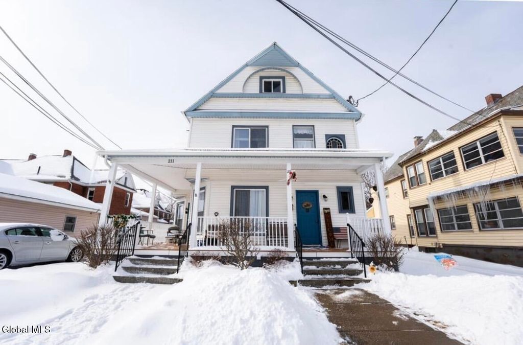 211 N 4th Avenue, Mechanicville, NY 12118