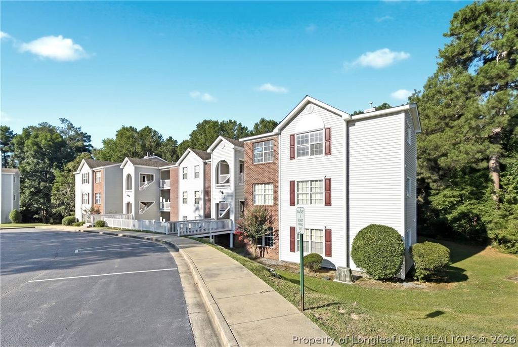 357 Waterdown Drive 9, Fayetteville, NC 28314 — photo 2