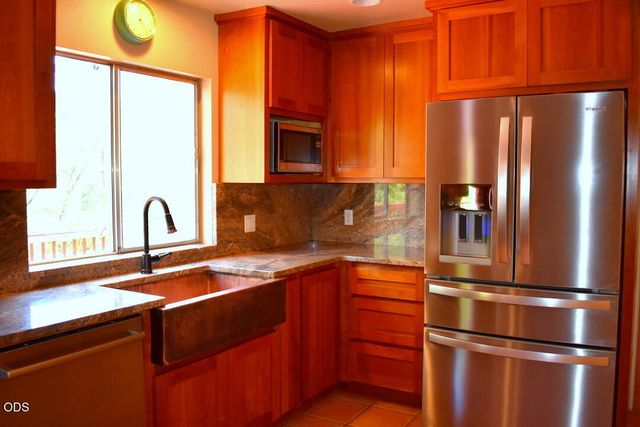359 Northwoods Drive, Merlin, OR 97532