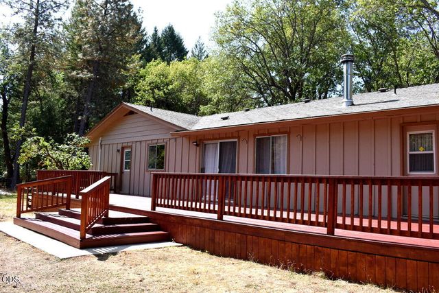 359 Northwoods Drive, Merlin, OR 97532