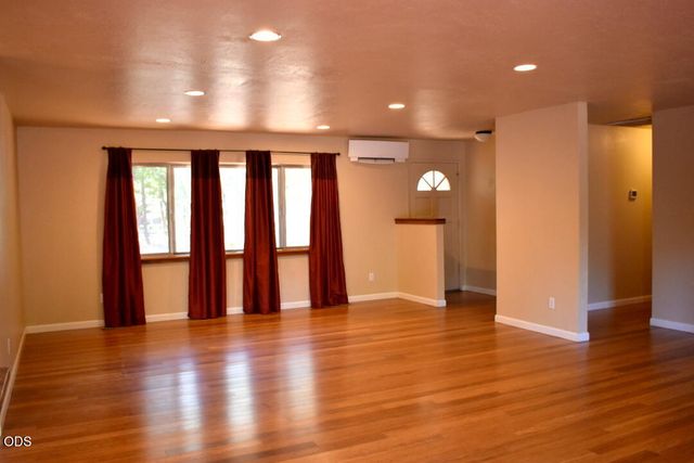 359 Northwoods Drive, Merlin, OR 97532