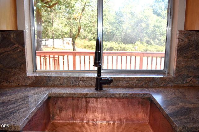 359 Northwoods Drive, Merlin, OR 97532