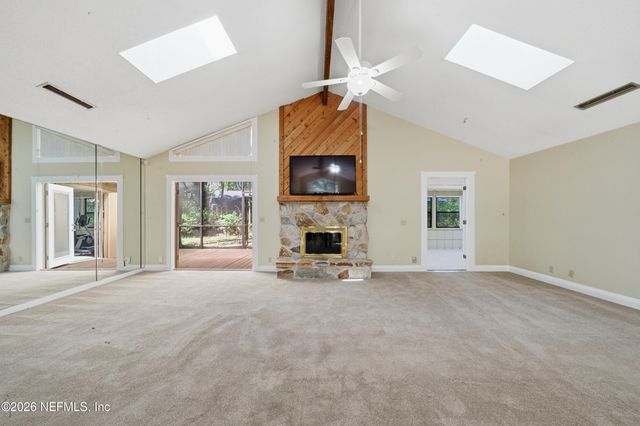 12062 HIDDEN HILLS Drive S, Jacksonville, FL 32225