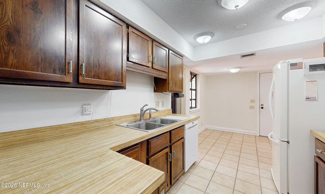 12062 HIDDEN HILLS Drive S, Jacksonville, FL 32225