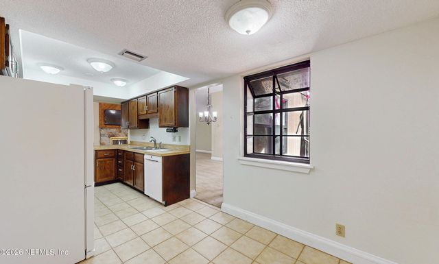 12062 HIDDEN HILLS Drive S, Jacksonville, FL 32225
