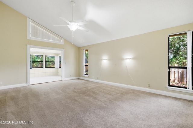 12062 HIDDEN HILLS Drive S, Jacksonville, FL 32225