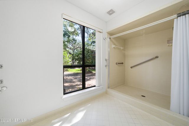 12062 HIDDEN HILLS Drive S, Jacksonville, FL 32225