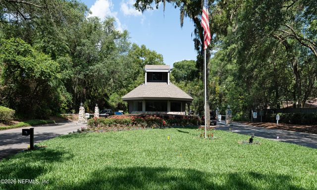 12062 HIDDEN HILLS Drive S, Jacksonville, FL 32225