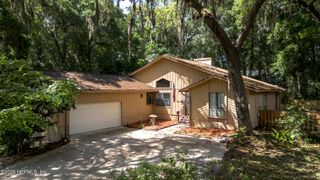 12062 HIDDEN HILLS Drive S, Jacksonville, FL 32225