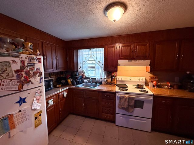 37-39 Hotchkiss Street, Middletown, CT 06457