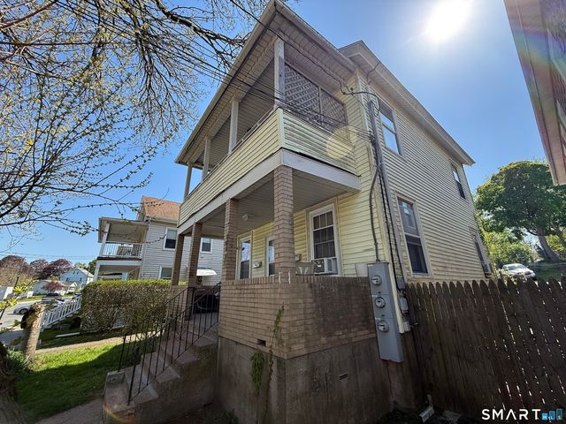 37-39 Hotchkiss Street, Middletown, CT 06457
