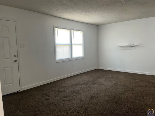 3358 SE Fremont St, Topeka, KS 66605