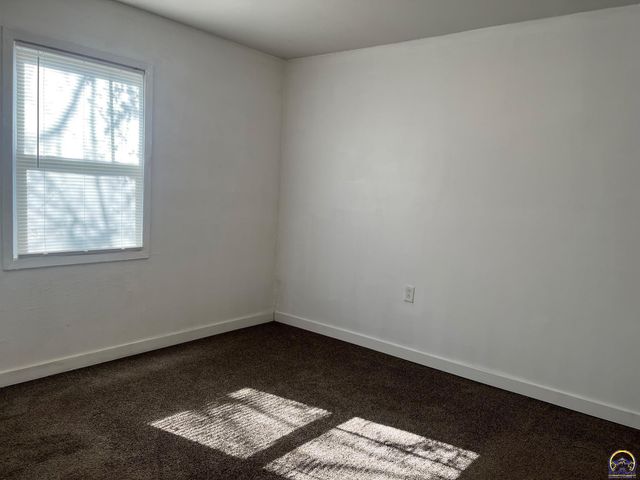 3358 SE Fremont St, Topeka, KS 66605