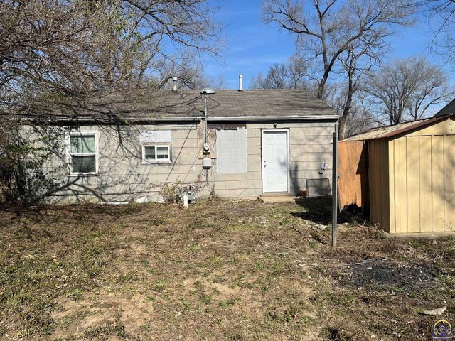 3358 SE Fremont St, Topeka, KS 66605