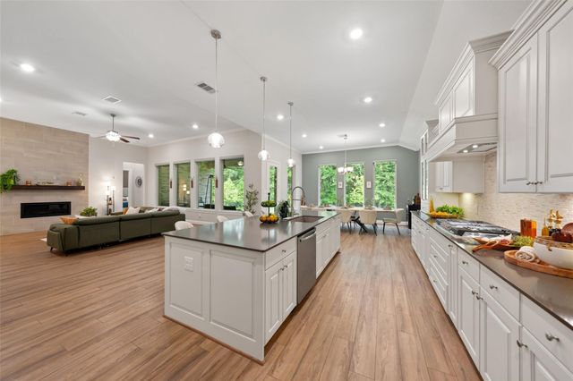 3210 Lockridge Harbor Lane, Houston, TX 77365