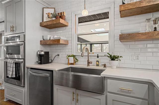 7509 N Baltimore Avenue, Gladstone, MO 64118