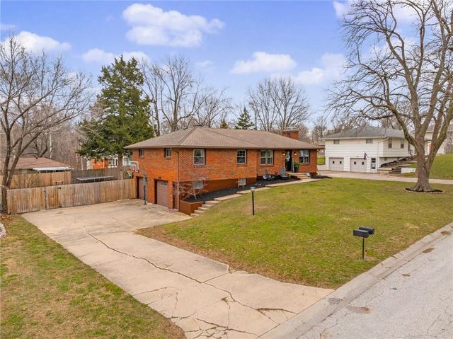 7509 N Baltimore Avenue, Gladstone, MO 64118