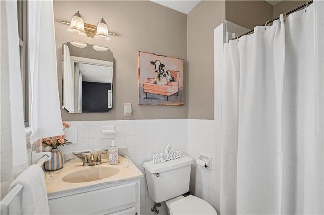 7509 N Baltimore Avenue, Gladstone, MO 64118