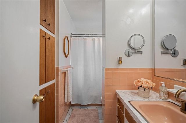 7509 N Baltimore Avenue, Gladstone, MO 64118