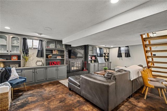 7509 N Baltimore Avenue, Gladstone, MO 64118