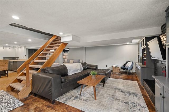 7509 N Baltimore Avenue, Gladstone, MO 64118