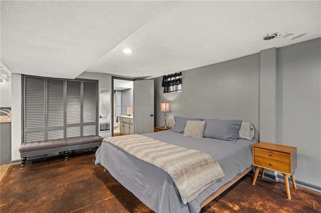 7509 N Baltimore Avenue, Gladstone, MO 64118