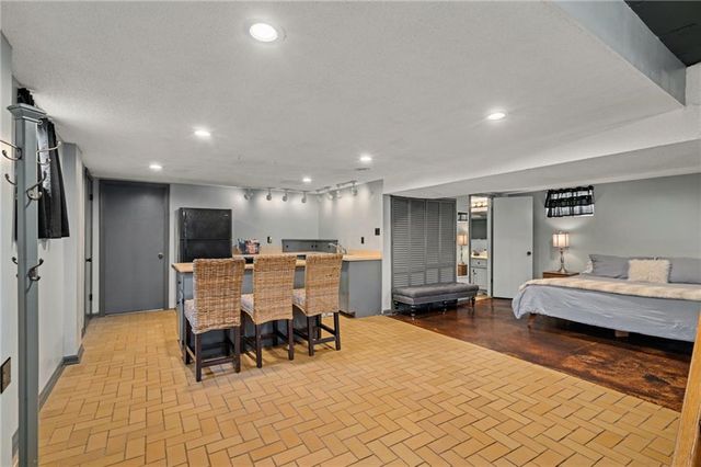 7509 N Baltimore Avenue, Gladstone, MO 64118