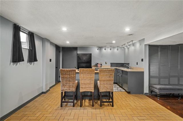 7509 N Baltimore Avenue, Gladstone, MO 64118