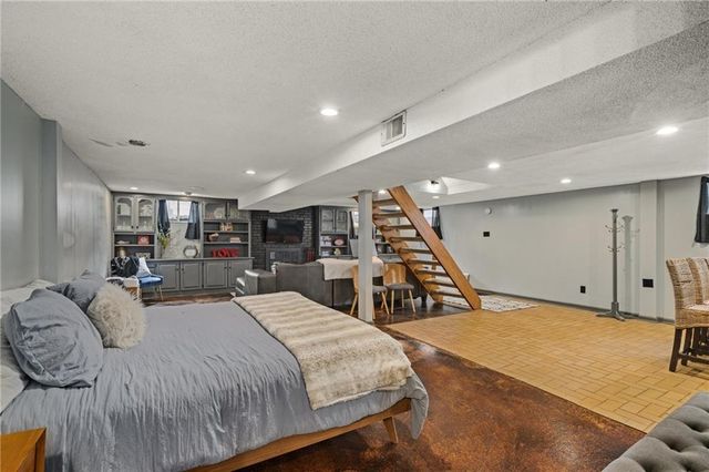 7509 N Baltimore Avenue, Gladstone, MO 64118