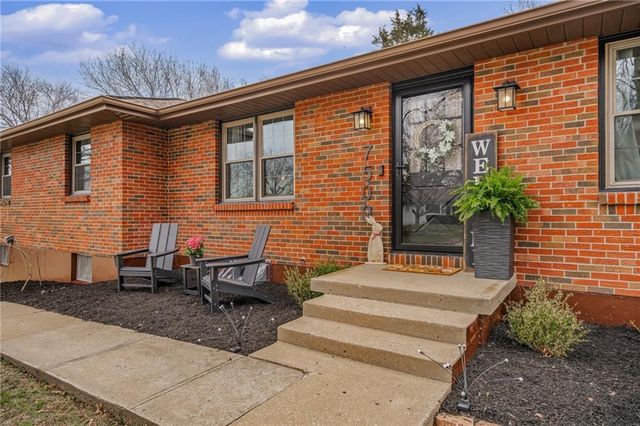 7509 N Baltimore Avenue, Gladstone, MO 64118