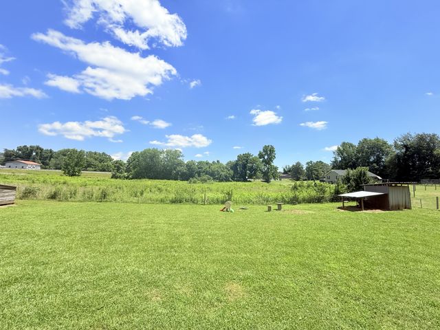 649 Old Harrison Ferry Rd, Mcminnville, TN 37110