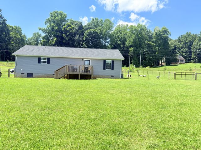649 Old Harrison Ferry Rd, Mcminnville, TN 37110