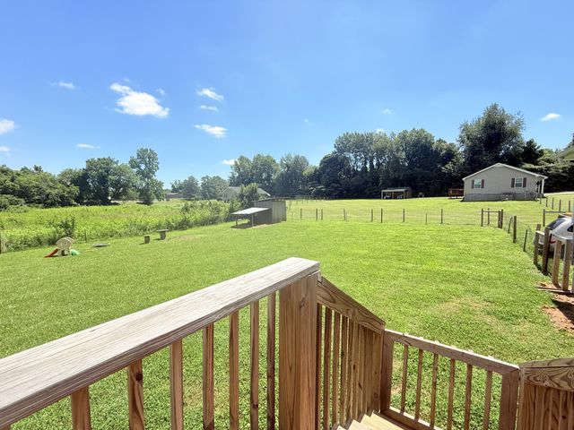 649 Old Harrison Ferry Rd, Mcminnville, TN 37110