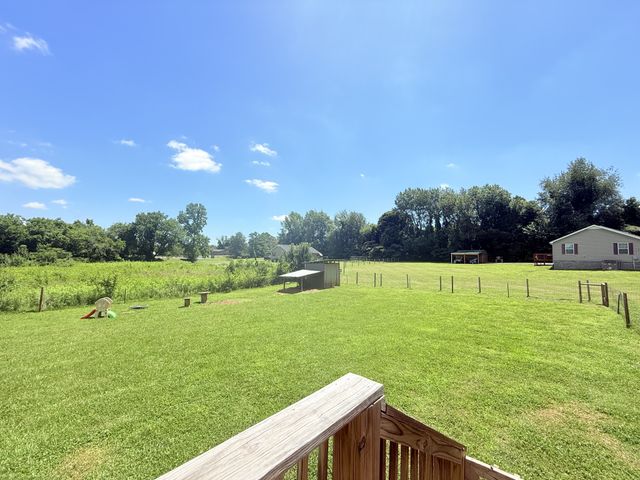 649 Old Harrison Ferry Rd, Mcminnville, TN 37110