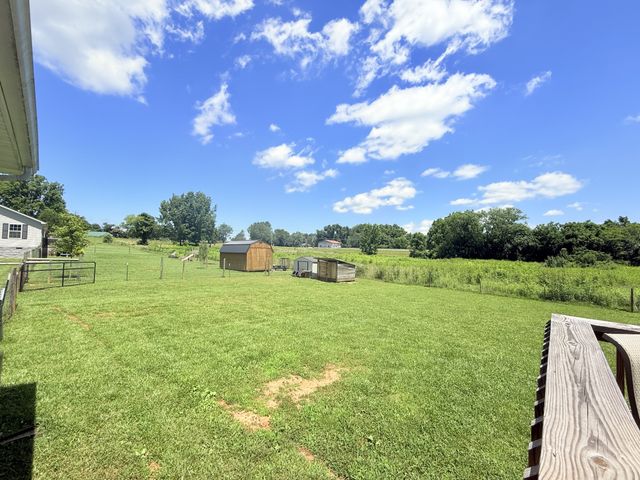 649 Old Harrison Ferry Rd, Mcminnville, TN 37110