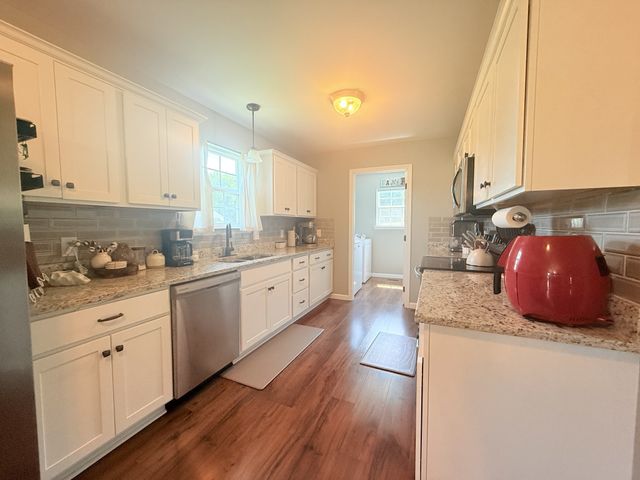 649 Old Harrison Ferry Rd, Mcminnville, TN 37110